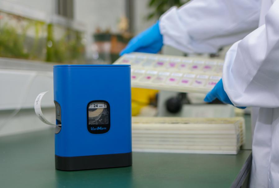 威码无线蓝牙标签机GT3000，实验室用品有效标识管理