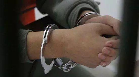 他在朋友圈发“福利”,骗了同事们近2000万!