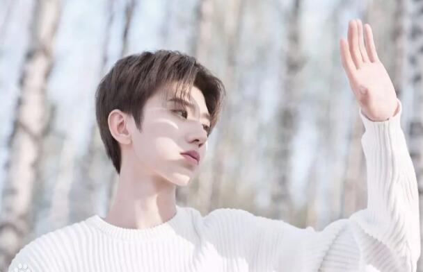 朋友说我打篮球像蔡徐坤什么意思,蔡徐坤打篮球的梗是什么意思