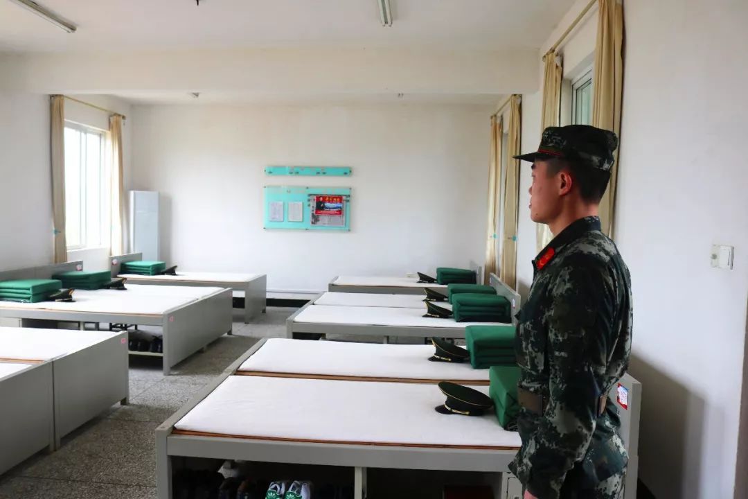 在部队当班长该怎么做,在部队当班长会很累嘛