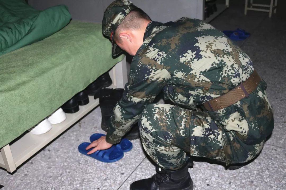 在部队当班长该怎么做,在部队当班长会很累嘛