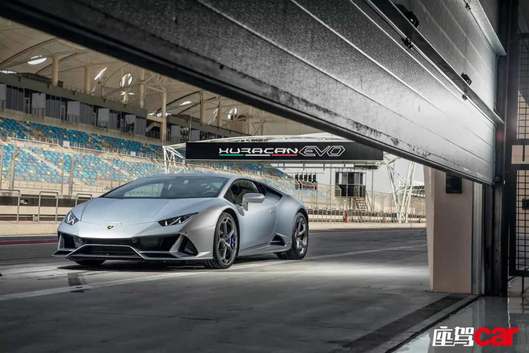 2020车展兰博基尼huracan小牛,兰博基尼小牛huracanevo过减速带