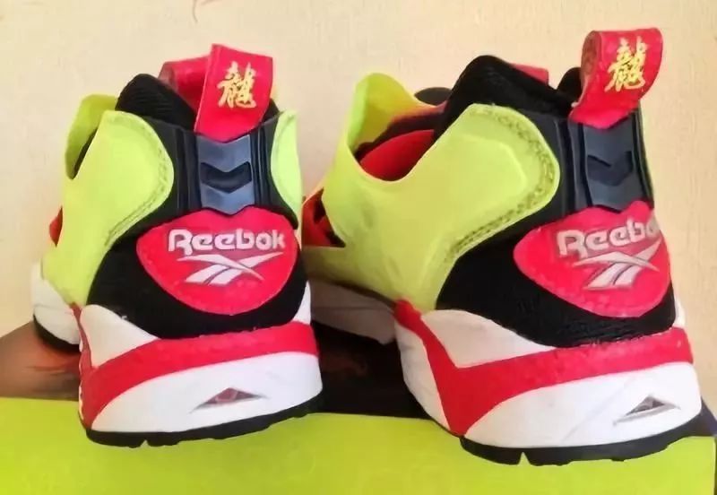 权志龙联名鞋带,成龙和权志龙同时上脚