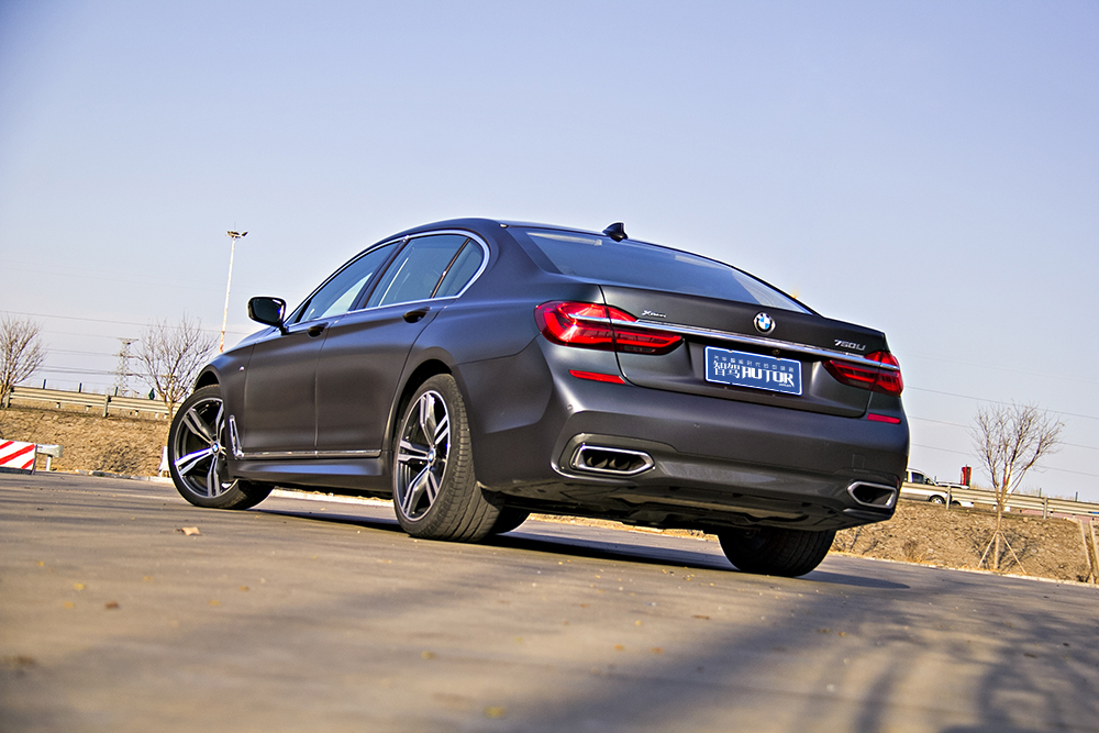 宝马750li驾驶感受,宝马750lixdrive运动版试驾