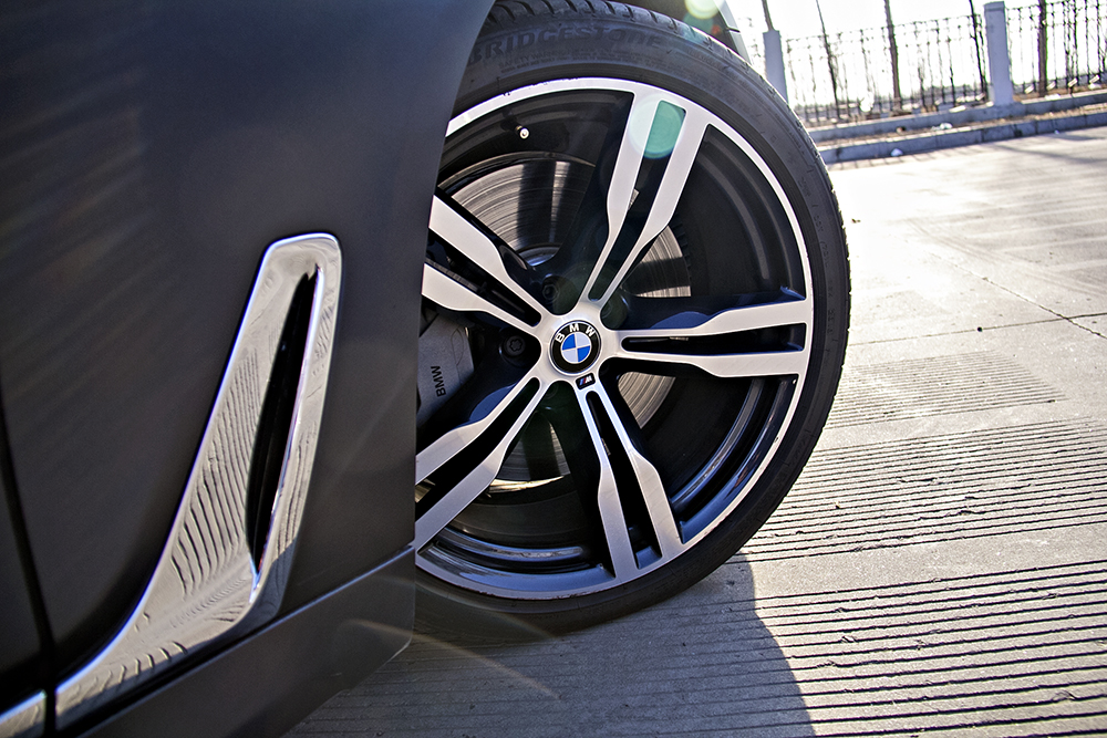 宝马750li驾驶感受,宝马750lixdrive运动版试驾