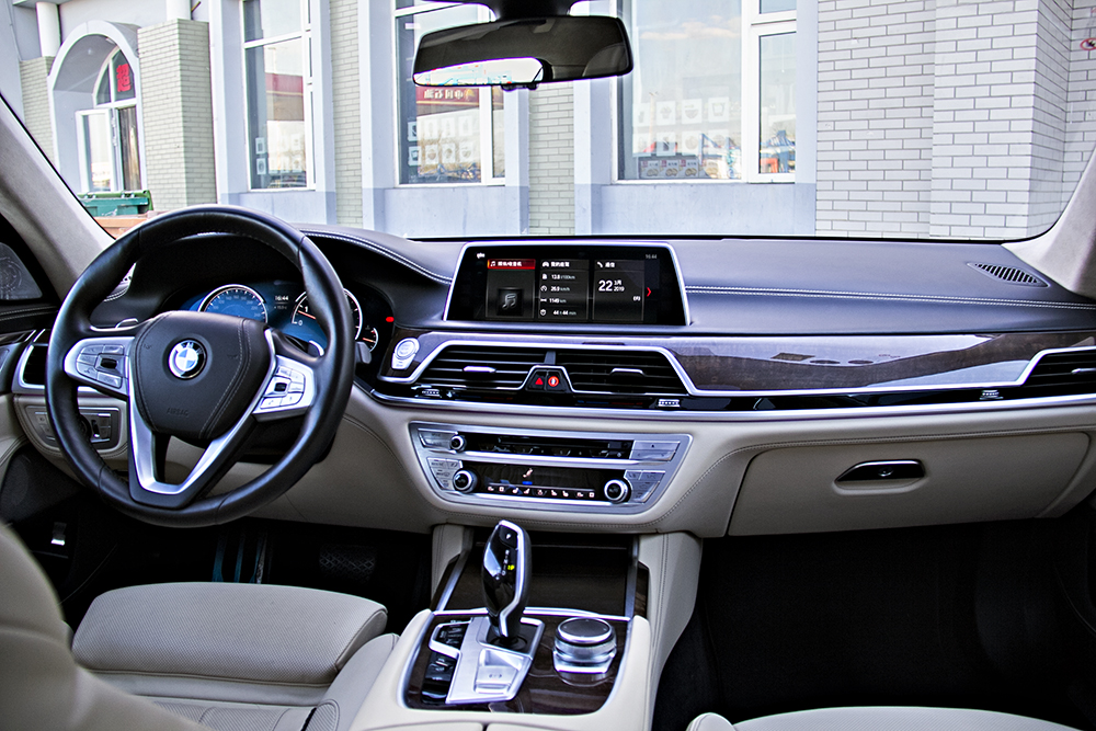 宝马750li驾驶感受,宝马750lixdrive运动版试驾