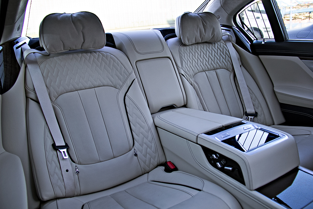 宝马750li驾驶感受,宝马750lixdrive运动版试驾