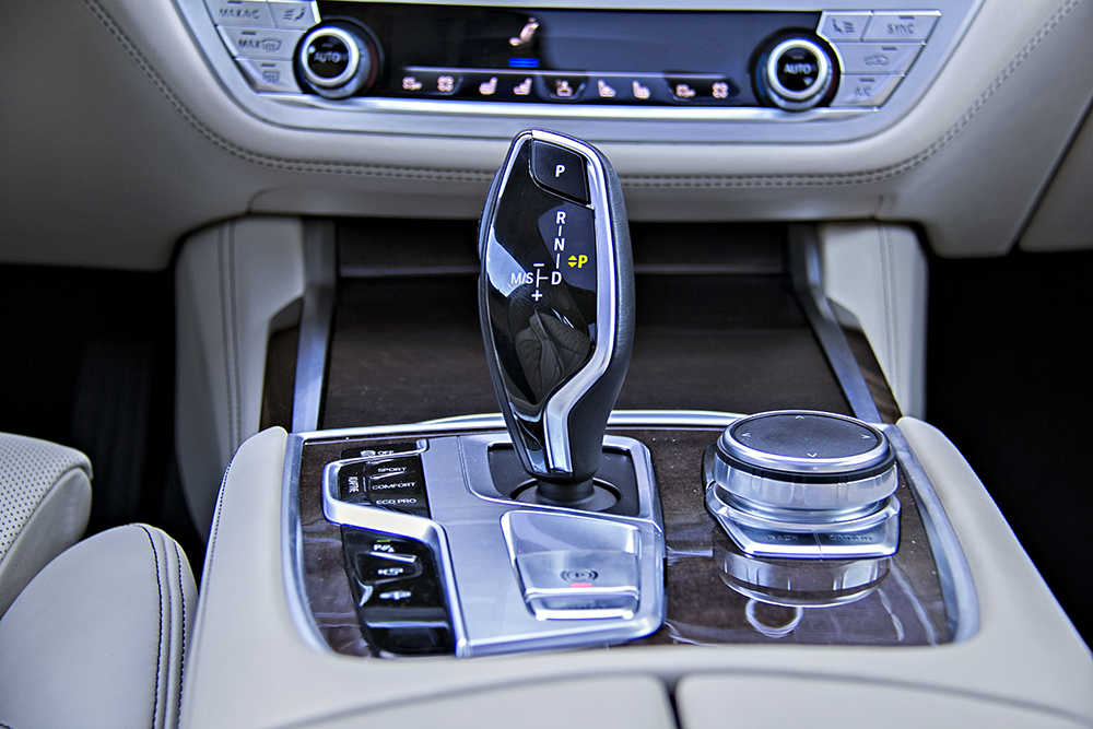 宝马750li驾驶感受,宝马750lixdrive运动版试驾