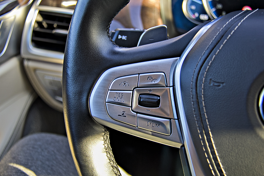 宝马750li驾驶感受,宝马750lixdrive运动版试驾