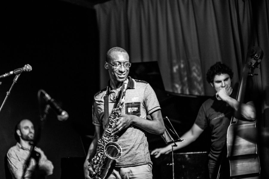 如何申请英国打工签,英国农民工作签证要求