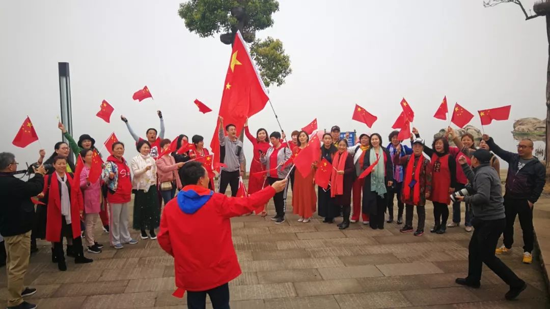 一条绿道一次快闪百位记者,东湖绿道大学生快闪