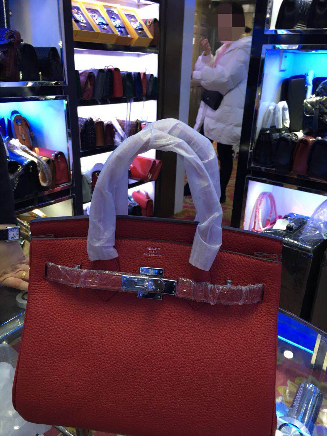 网红微商卖假货,网红卖假产品骗局粉丝几百万