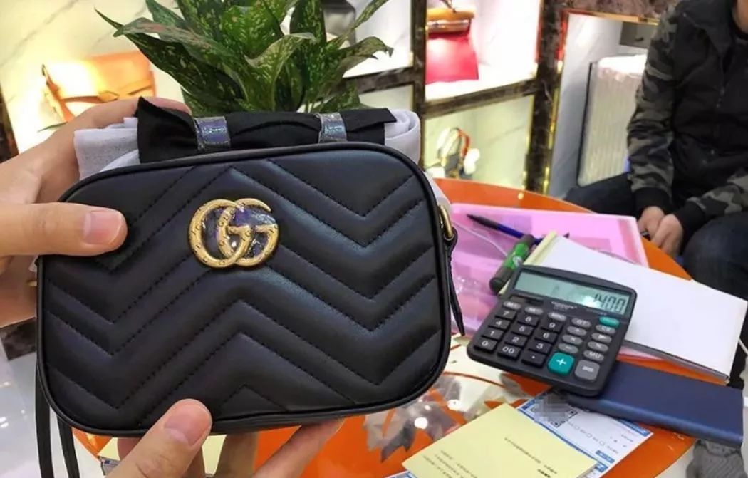 网红微商卖假货,网红卖假产品骗局粉丝几百万