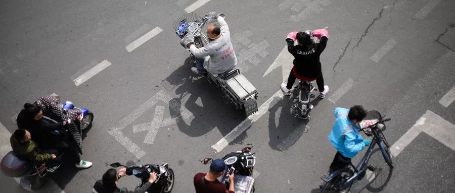 小编实在想不出来标题了，凑合着看吧……