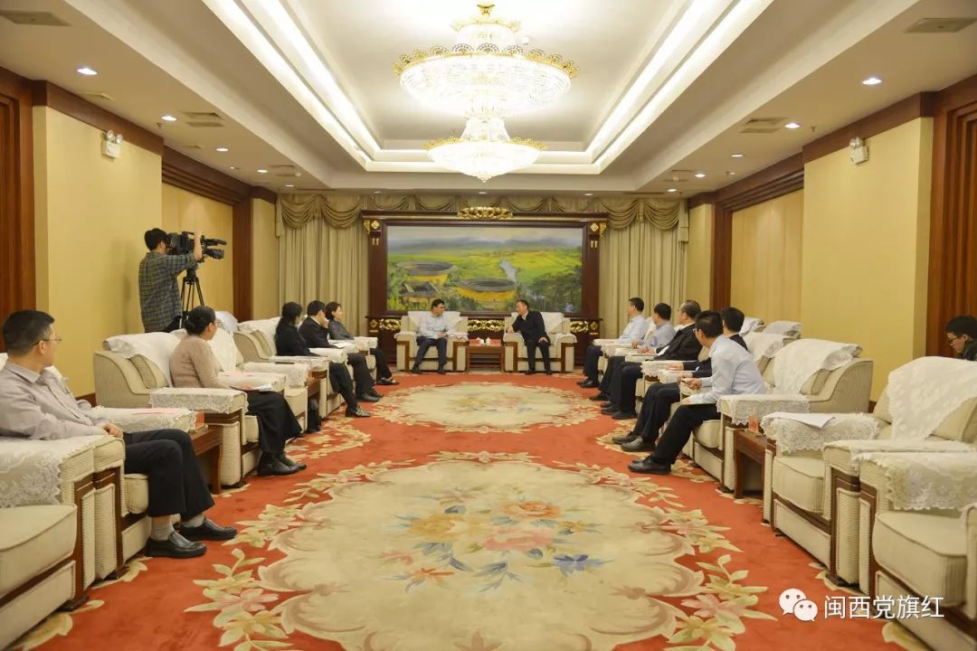 以机制创新提升老区人才吸引力——龙岩打造人才集团的实践