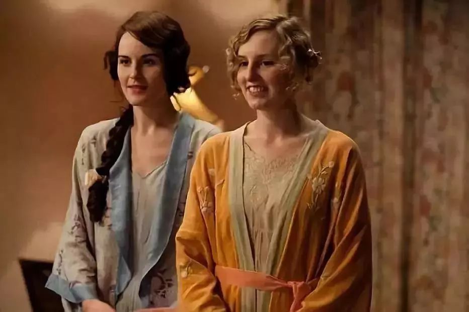 美到犯规的法式风情睡衣,丝滑修身,穿上肌肤像开了柔光一样美好。