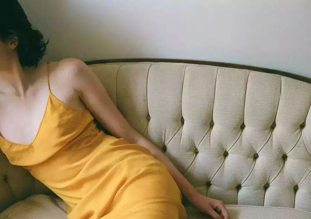 美到犯规的法式风情睡衣,丝滑修身,穿上肌肤像开了柔光一样美好。