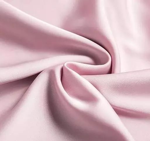 美到犯规的法式风情睡衣,丝滑修身,穿上肌肤像开了柔光一样美好。