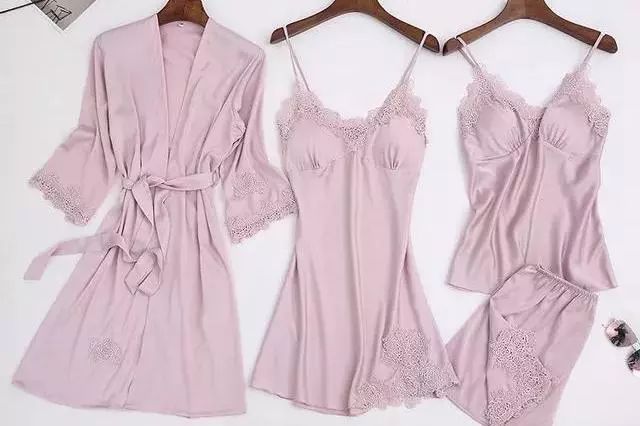 美到犯规的法式风情睡衣，丝滑修身，穿上肌肤像开了柔光一样美好。