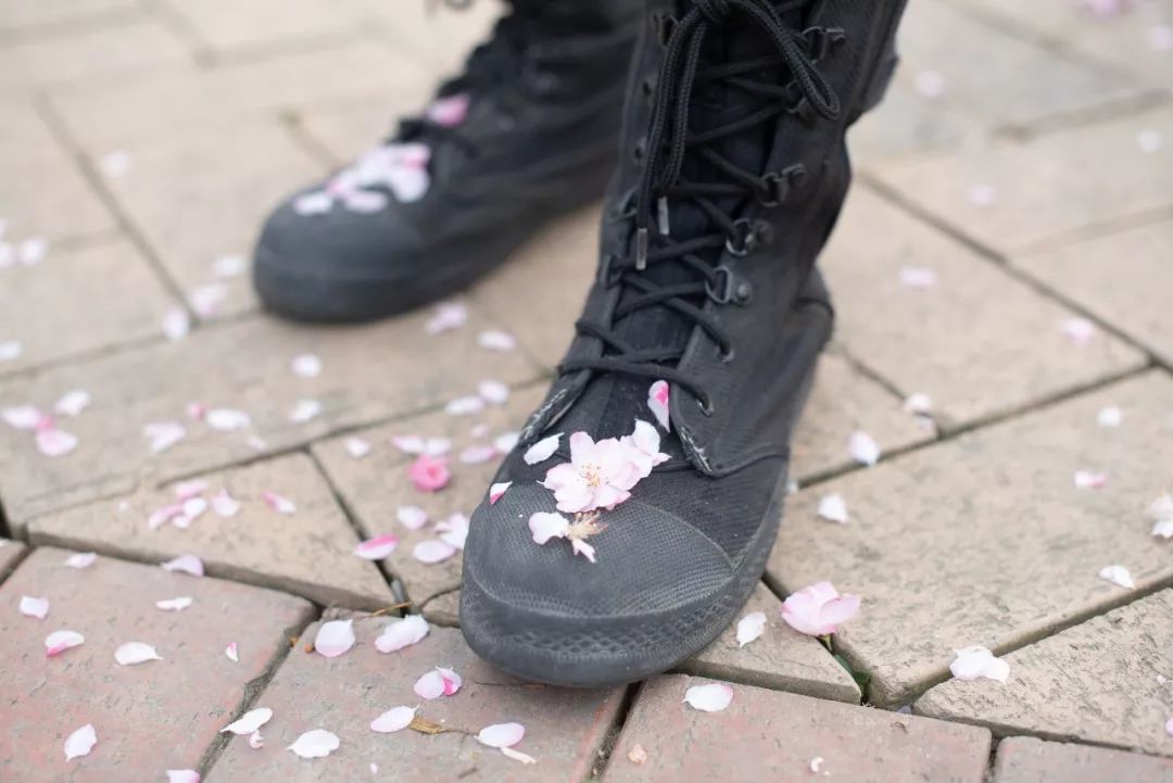 消防员里边的铁血硬汉,消防员送的暖心礼物