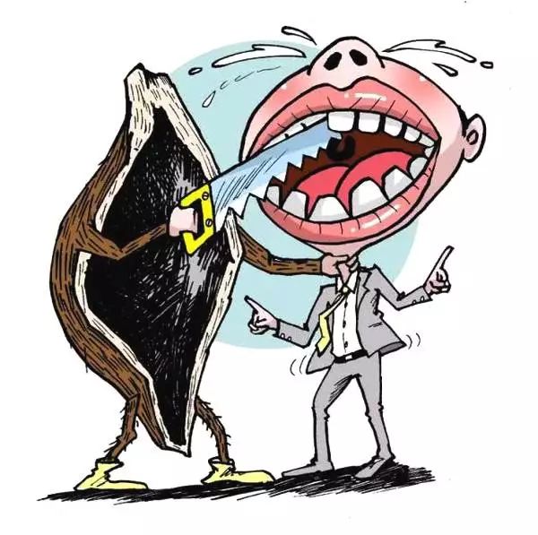 被嚼槟榔割破脸的人,吃槟榔的人口腔癌