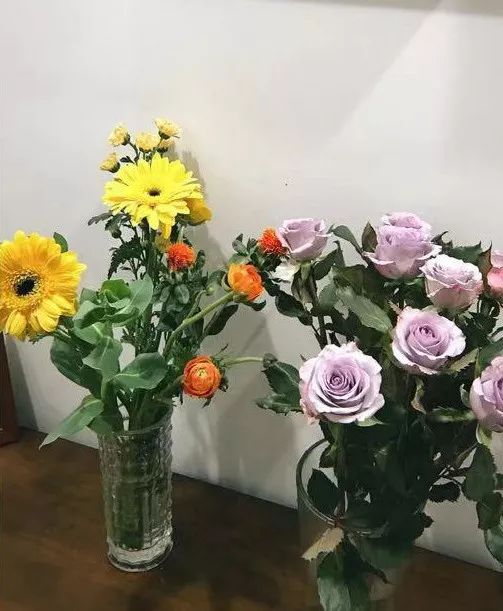 松江花友组了个价格美丽的鲜花团，还想找个靠谱提货点