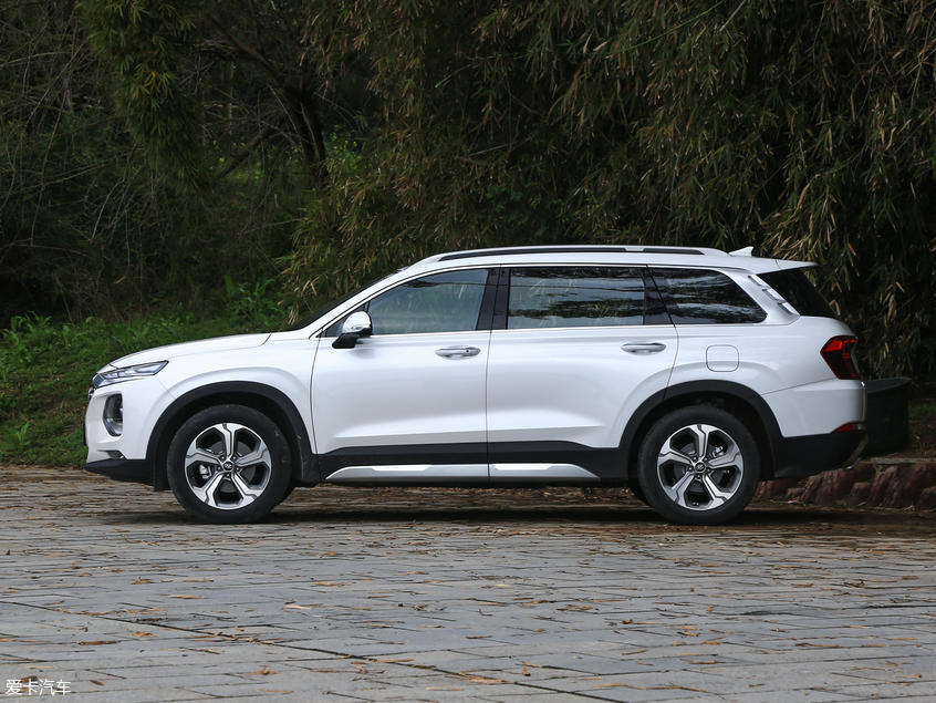 北京现代四代胜达报价,科技加身第四代胜达变身硬核suv