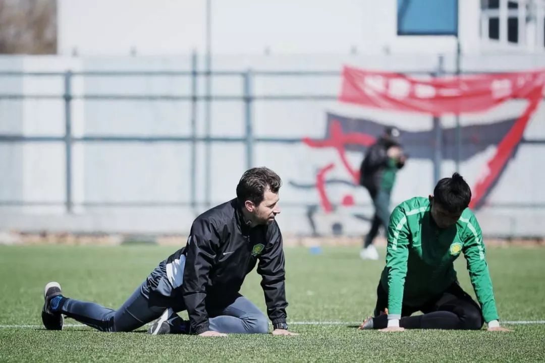 青训丨要用科学改变中国足球——专访克鲁伊夫得力干将米歇尔