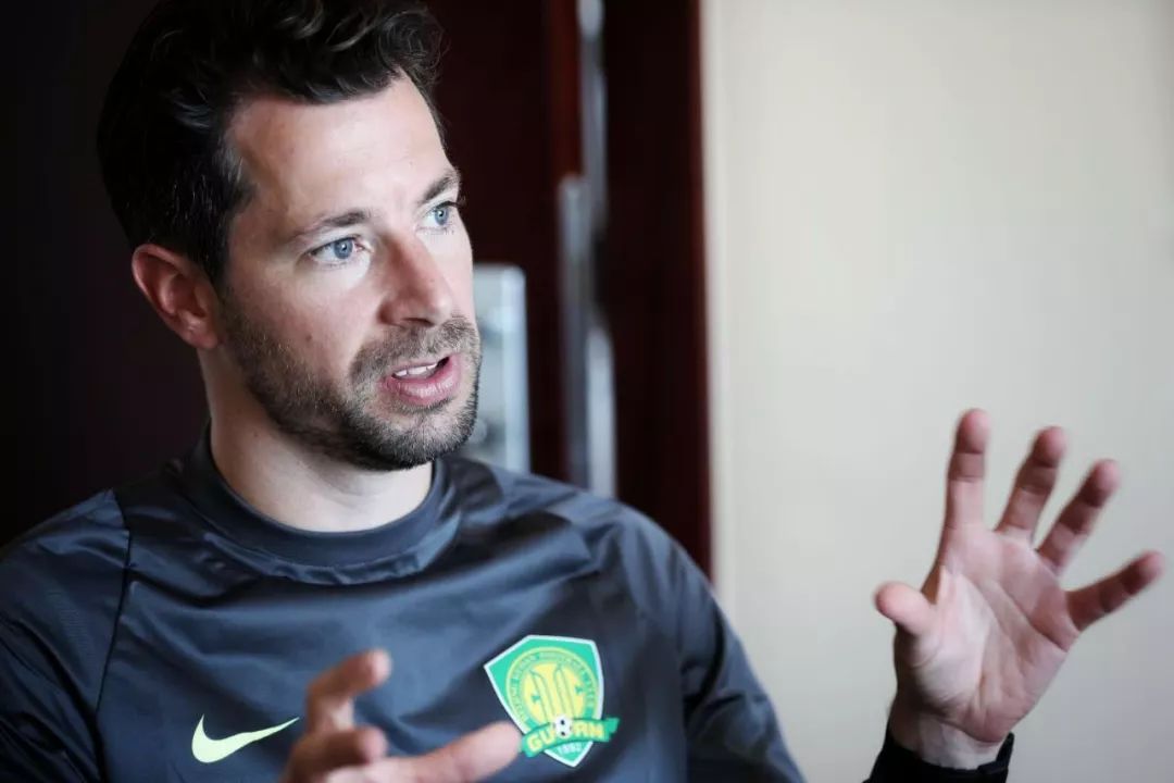 青训丨要用科学改变中国足球——专访克鲁伊夫得力干将米歇尔