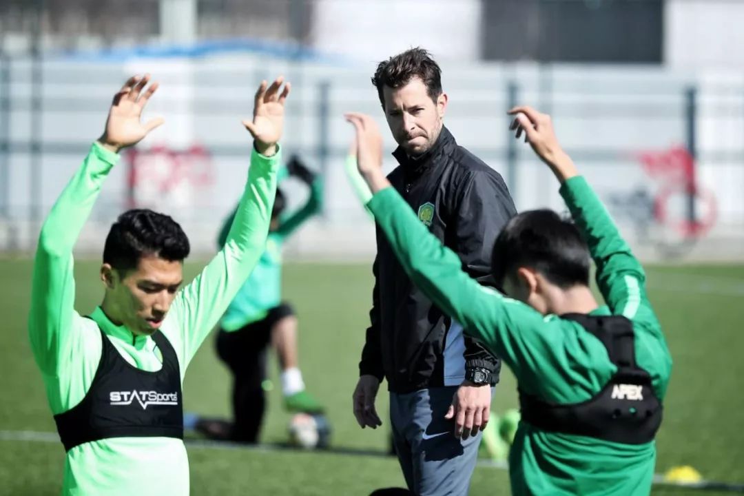 青训丨要用科学改变中国足球——专访克鲁伊夫得力干将米歇尔