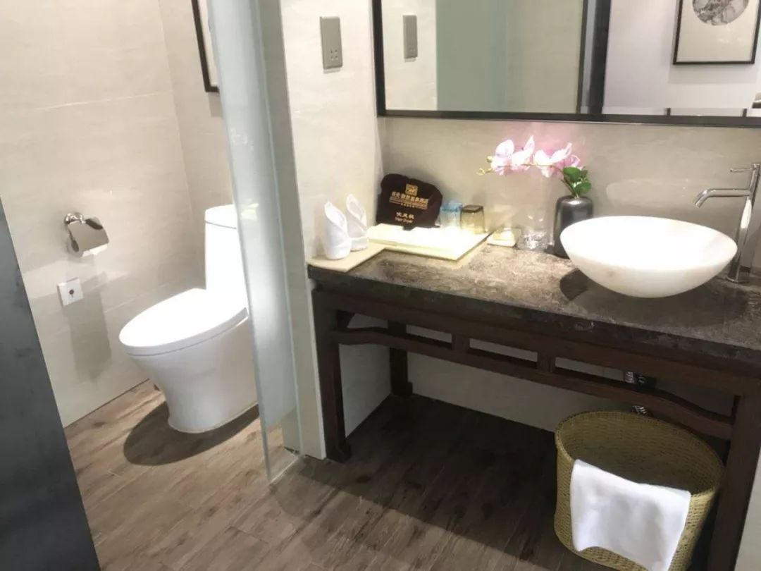 只要¥488元，珠光御景温泉美食酒店随你浪！温泉SPA+自助餐+精美下午茶+龙归寨门票~周末通用！