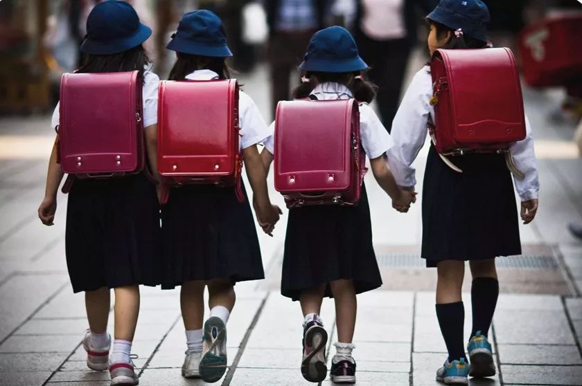 三万块买裤袜,3000台币买女生袜子