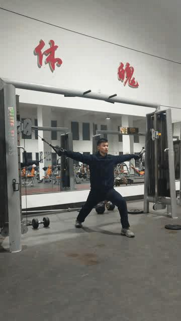 不会用健身器材用请私教吗,不需要健身器材的健身方式