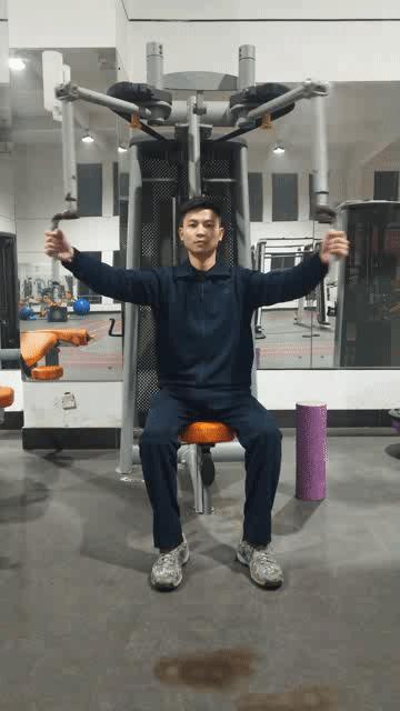 不会用健身器材用请私教吗,不需要健身器材的健身方式