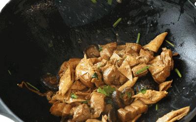 不锈钢不粘锅和涂层不粘锅哪个好,铁锅不粘锅不锈钢锅的使用方法