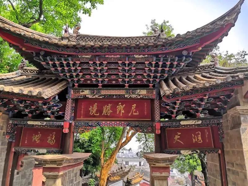 通海被称为“尼郎胜境”,而“尼郎”又是什么意思？