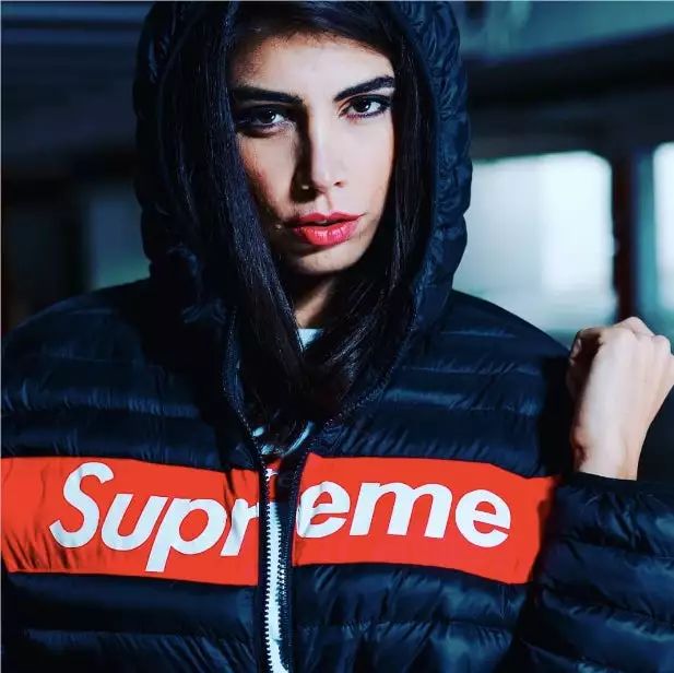 全国首家supreme竟是合法山寨货,正宗山寨supreme