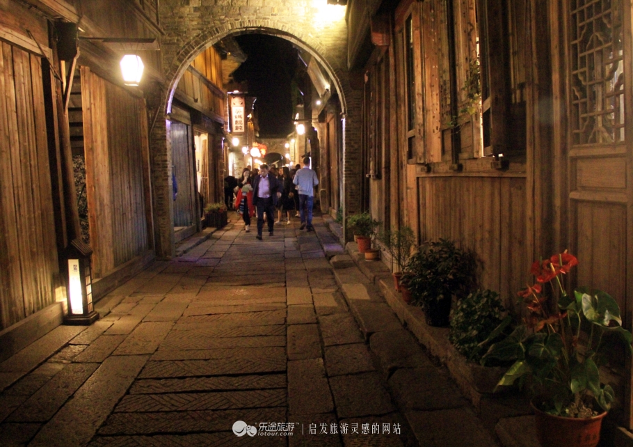 乌镇夜色唯美句子,乌镇夜色美景