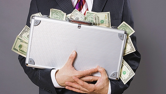 普通人怎么入行财富管理,月入过万和百万年薪的核心