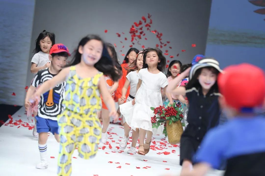 有趣的灵魂胜过无趣的生活,有趣的灵魂比华丽的外表更吸引人