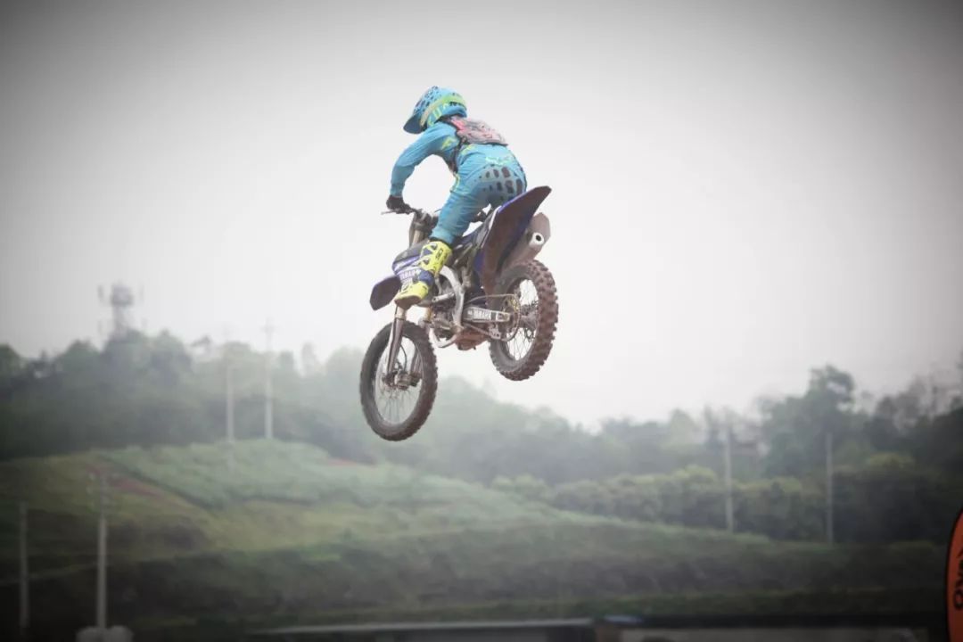 为美酒加点汽油—首届江小白J-SKYMAN越野摩托锦标赛见闻