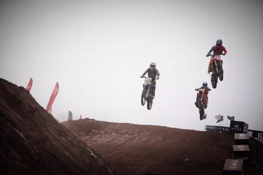 为美酒加点汽油—首届江小白J-SKYMAN越野摩托锦标赛见闻