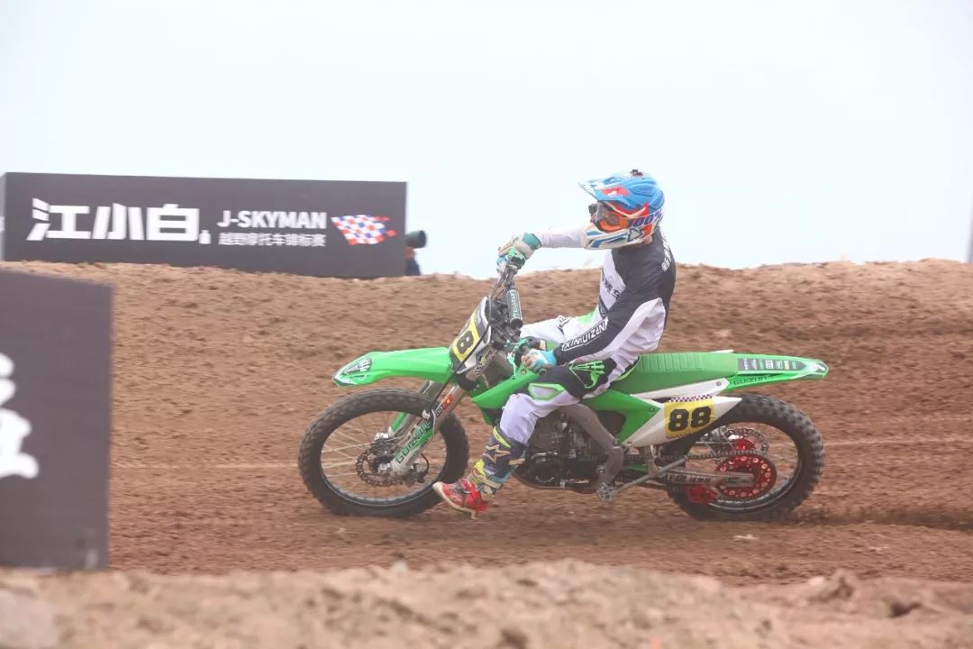为美酒加点汽油—首届江小白J-SKYMAN越野摩托锦标赛见闻