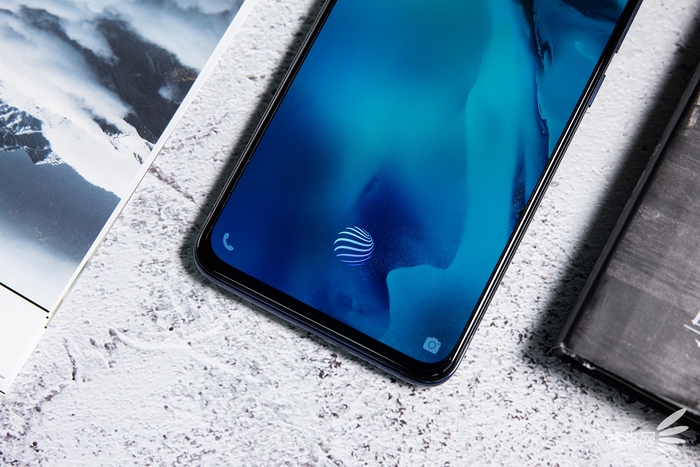 孔雀开屏般的美丽vivox27测评,vivox27采用的是什么屏旗舰版