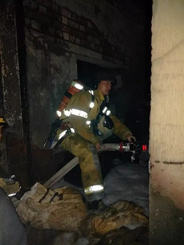 疫情期间外卖小哥被惊呆,武汉外卖小哥看到备注