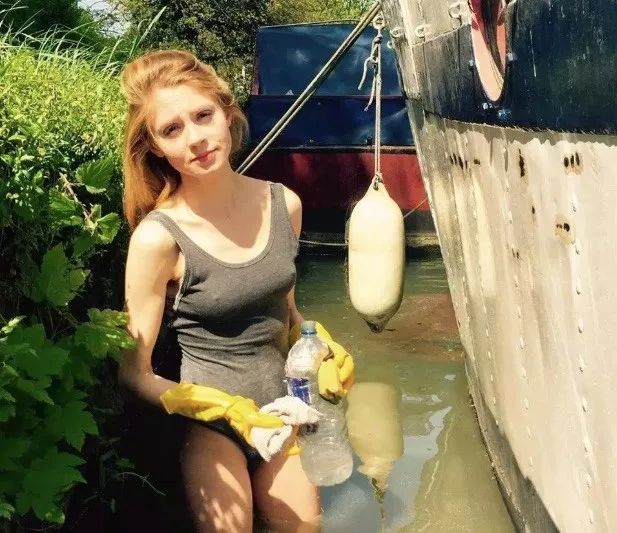 女学霸刺伤男友,女学生用刀刺伤男友