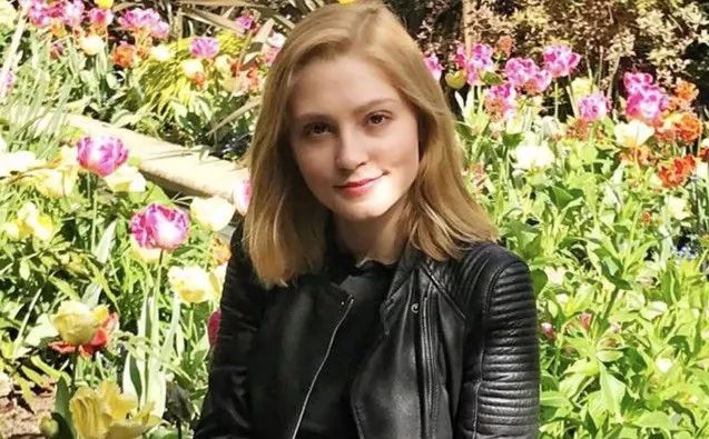 女学霸刺伤男友,女学生用刀刺伤男友