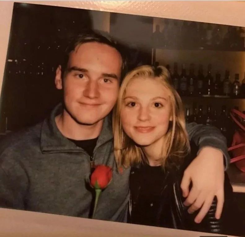 女学霸刺伤男友,女学生用刀刺伤男友