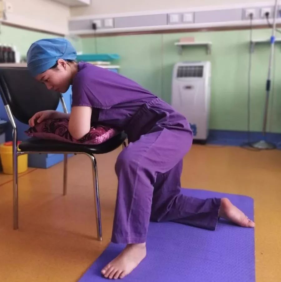 助产士教你正确分娩,助产士教孕妇分娩