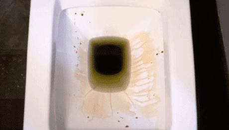 马桶下水管道一直有异味怎么解决,马桶里的脏东西洗不下来怎么办